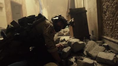 Ray, stay with the hostage. - SEAL Team