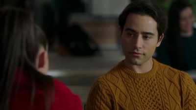 ♪ Reaching out
like you're my friend ♪ - Pretty Little Liars: The Perfectionists