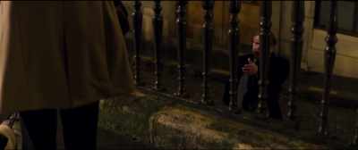 React! You're acting as worthless
as what's in your hands. - Le Brio