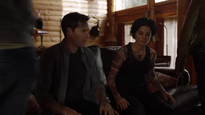 (Reade) Get on the ground! Now! - Blindspot