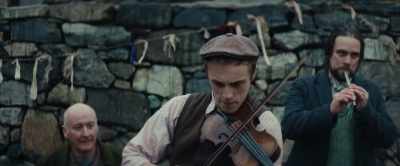 - Ready lads?
- (Up-tempo violin music) - The Road Dance