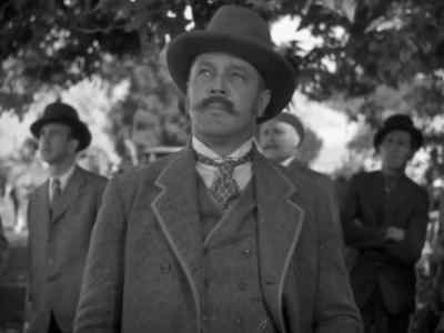 - Ready.
- Throw! - Annie Oakley