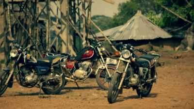 READY TO HEAD
TO THE KAHAI RIVER, - Expedition Mungo