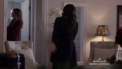 Real subtle. Why don't
you ask to help her pack? - Christmas Encore