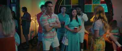 - Really fucking rich.
- Okay. Uh, is this your team? - The Re-Education of Molly Singer