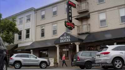 Really? Meaning you wouldn't
run into locals here? - Chronicle Mysteries: Recovered