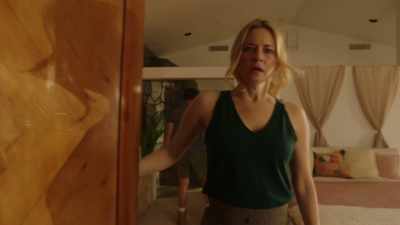 [Rebecca gritando] [Alan golpeando] - Couples Retreat Murder