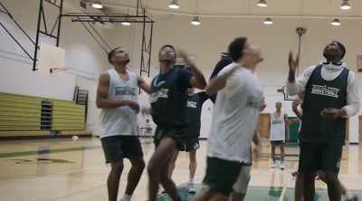 Rebound, Shaun. Come on, man. - Last Chance U: Basketball
