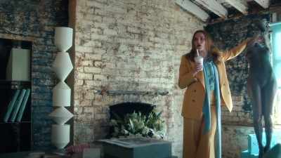 Recasting two days
before her biggest collection. - Geek Girl