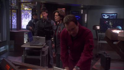 Receiving an idc. - Stargate Atlantis