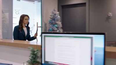 Receptionist: Abraham's
and associ - Christmas Waltz