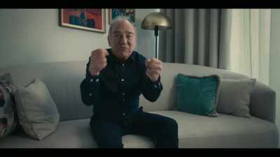 "Record it, man!"
HE LAUGHS - Simple Minds: Everything is Possible
