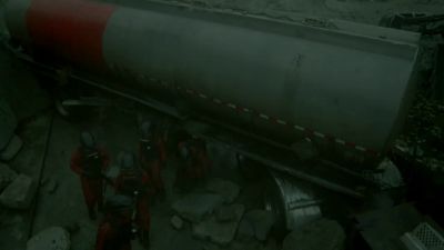 REESE: WE'RE ALMOST HOME
GROUND TEAM. - The 100