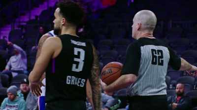 Ref, he's grabbing my whole arm. - Destination NBA: A G League Odyssey