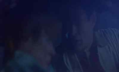 - Regina, climb over me.
- I cannot. - Hideaway