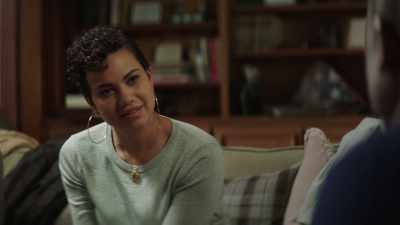 - Regina?
She's here? - Council of Dads