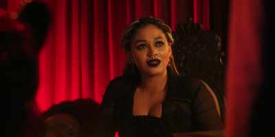 Reginald can glamour
other vampires. - Reginald the Vampire