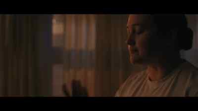 - Reinserting myself?!
- Becca! Becca, I'm not, - Under the Bridge