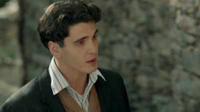 Relationships are
built on trust, Danny.
[ Elevator bell dings ] - Grand Hotel