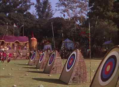 Remaining archers will use center target. - The Adventures of Robin Hood