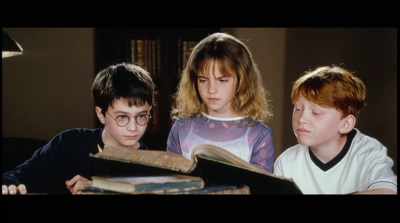 - Remember, guys,
get closer to her - Harry Potter 20th Anniversary: Return to Hogwarts