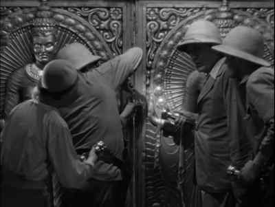 Remember the curse
on Tutankhamen's tomb? - The Mask of Fu Manchu