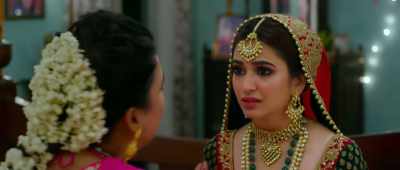 Remember, you will never be able
to take up a job in that house. - Shaadi Mein Zaroor Aana