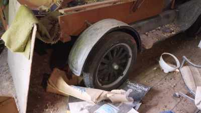 ...remove the fragile Model T
from the shed without damaging it. - Rust Valley Restorers