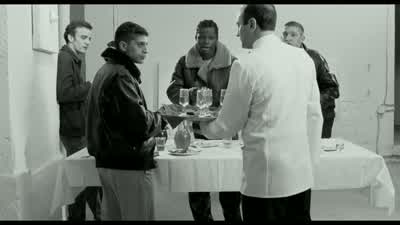 Rends-moi un service... - La Haine
