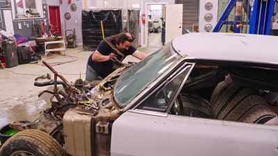 Replacing the motor
means the crew will be hard-pressed - Rust Valley Restorers