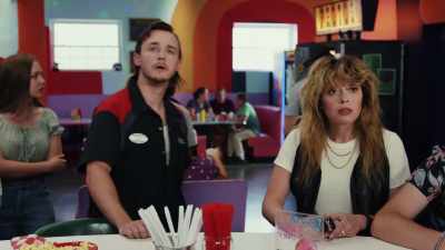 Reporter:
A shattering confession - Poker Face