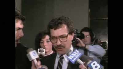 -Reporter: Do you think
Dorothy Lewis let you down?
-Don't block me, please. - Crazy, Not Insane