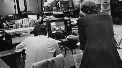 REPORTER: Three, two, one. - Ted Bundy: Falling for a Killer