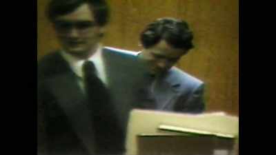 REPORTER: Wearing a blue
bowtie and a big grin, - Ted Bundy: Falling for a Killer