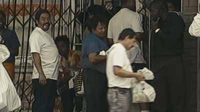 REPORTER: WHILE THE, THE
LOOTING SEEMS TO CONTINUE - LA 92