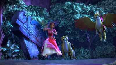 Return to the palace
and bring backup. Hurry! - Elena of Avalor