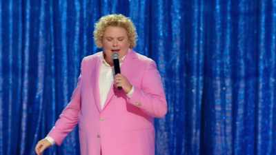 ♪ Reunited, and it feels... ♪ - Fortune Feimster: Crushing It