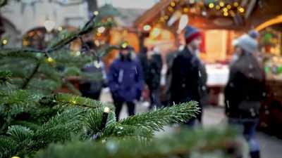 (rhythmic music) - My Favorite Christmas Melody