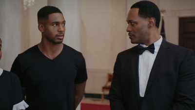 RICHARD: GO WITH HER, SON.
IT'S ALL RIGHT. - Tyler Perry's The Oval