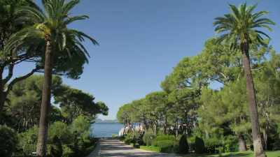 Richard narrates: Instead, - Write Around the World with Richard E Grant