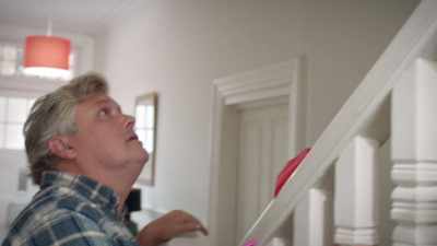 Richard! Richard! Is it about Mum?
No, no. It's an exchange student. - Hang Ups