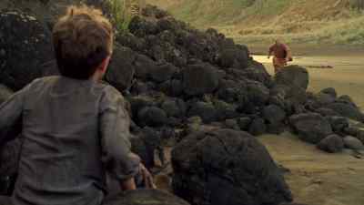 Richard,
there's a man with a knife! - Legend of the Seeker