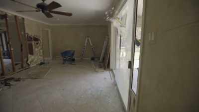 [Richard]
This is tempered glass,
it falls into little pieces, - Why the Heck Did I Buy This House?