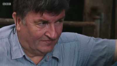 Richard's dad, Alan, has joined
to help them out. - Mountain Vets