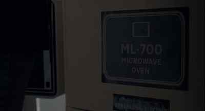 RICHIE: What the fuck is a microwave? - American Gangster