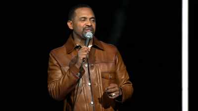 Ridicați mâna, acum e momentul,
eu vă susțin! - Mike Epps: Ready to Sell Out