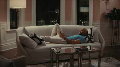 ♪ Ridin around 'til
we gettin' paid ♪ - One Night Stay