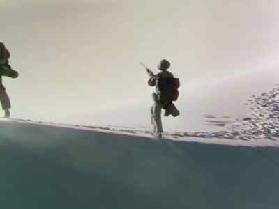 [ Rifle fires ]
Hey! - Destination Gobi