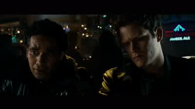 You want some help I don't know DallasCome on I'll ride in the back - Aliens vs  Predator: Requiem