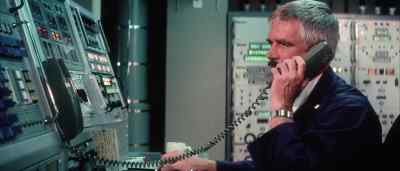 Right, Charlie, ten missiles.
Launch in progress. - Damnation Alley